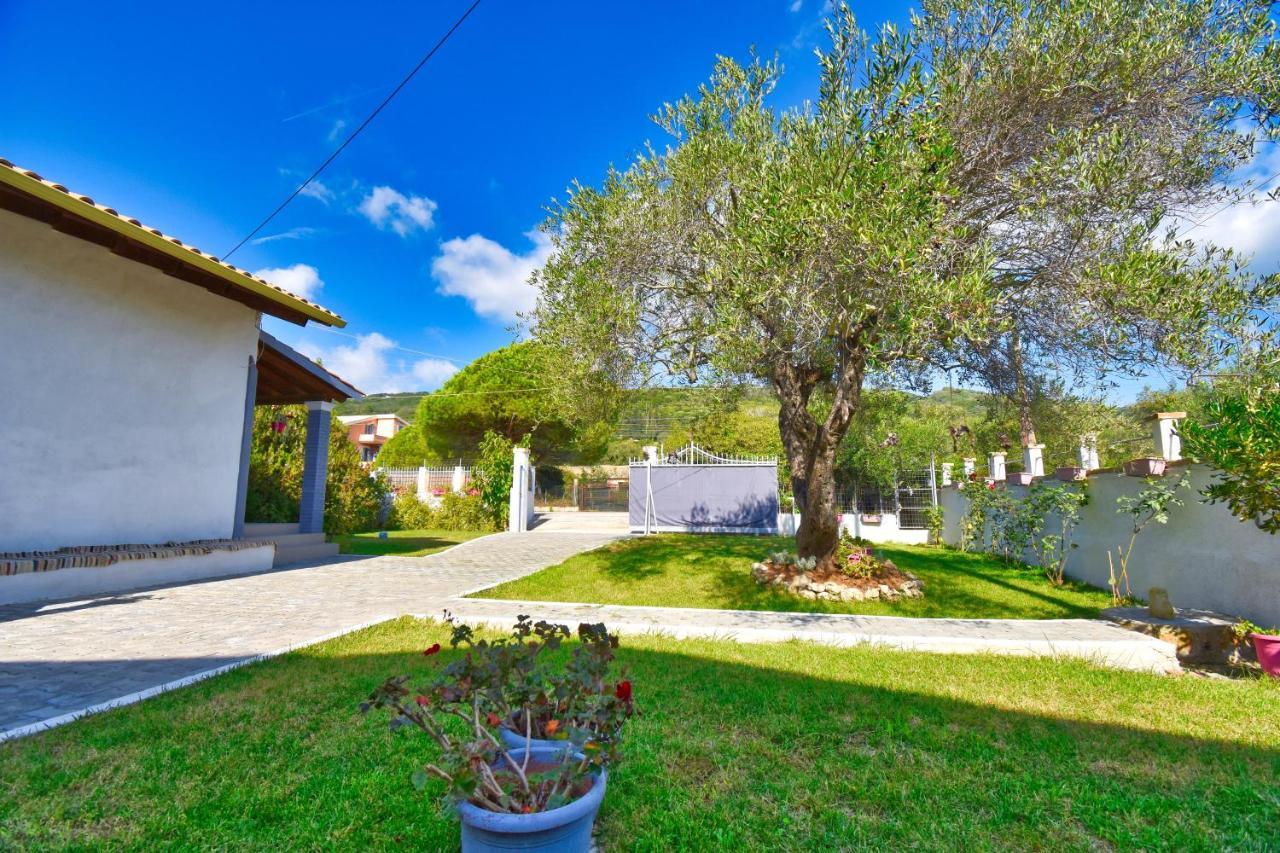 Ninas Cottage Línia 外观 照片